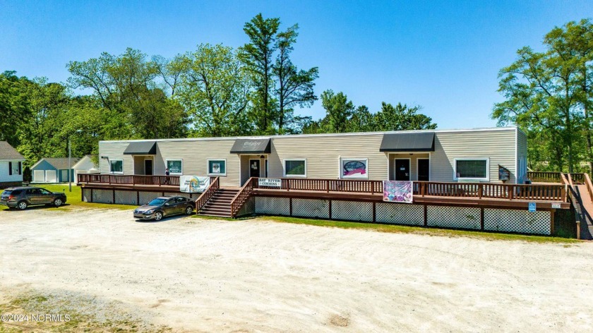 Great investment opportunity! 4800 square feet office/retail - Beach Lot for sale in Bayboro, North Carolina on Beachhouse.com
