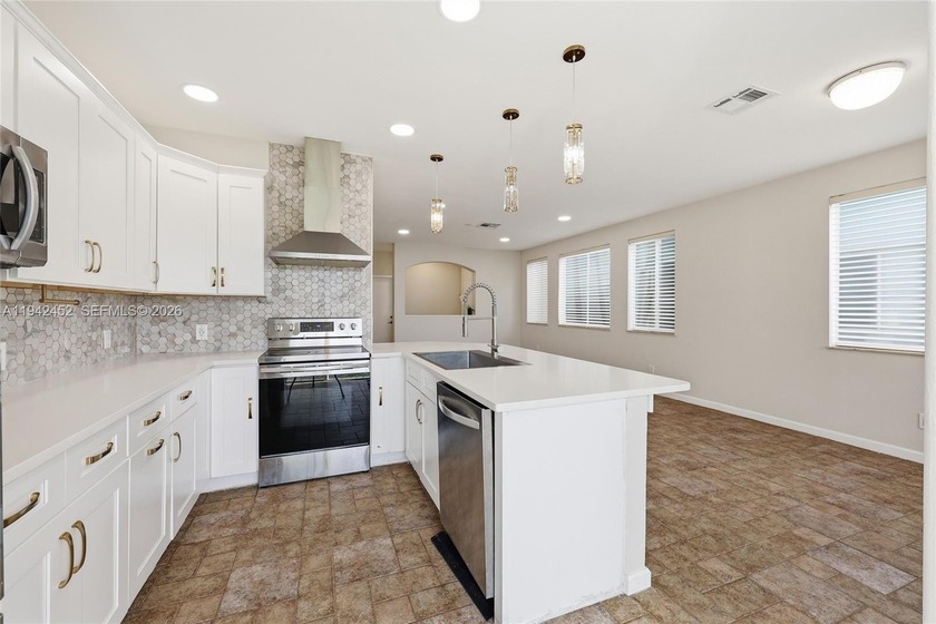 Location, Location, Location! Welcome to this beautiful - Beach Townhome/Townhouse for sale in Riviera Beach, Florida on Beachhouse.com