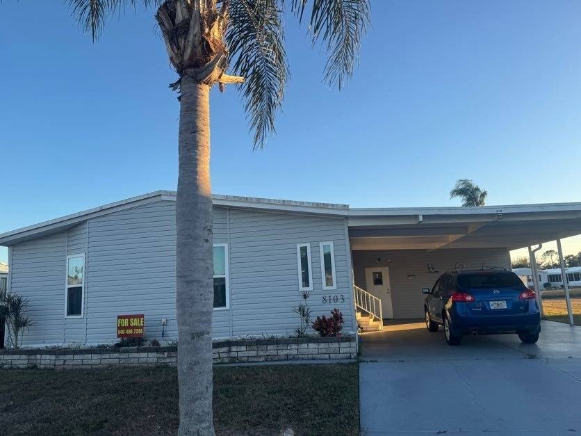 Welcome to luxury lakefront living in the highly sought-after - Beach Home for sale in Ellenton, Florida on Beachhouse.com