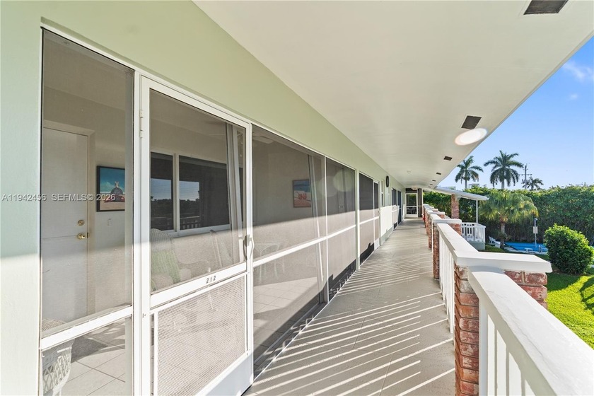 Amazing and bright condo Located in Pompano Beach, this - Beach Condo for sale in Pompano Beach, Florida on Beachhouse.com