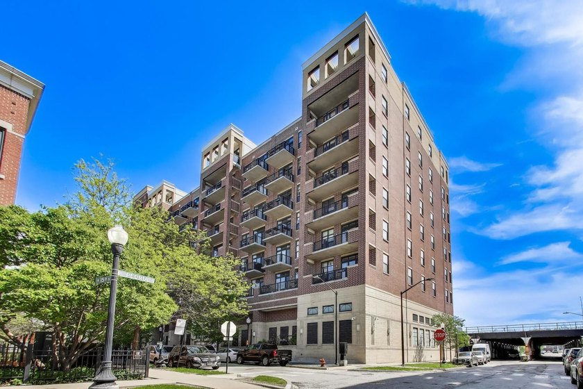 Welcome home to unparalleled city living! This meticulously - Beach Condo for sale in Chicago, Illinois on Beachhouse.com
