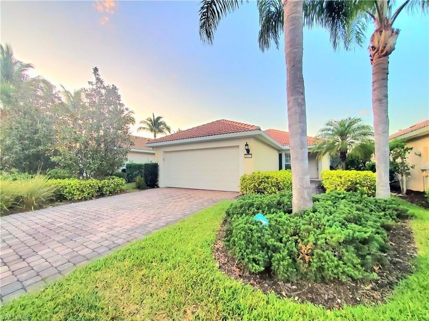 Beautiful move-in ready 3 Bedroom in Multi-Awarded winning - Beach Condo for sale in Naples, Florida on Beachhouse.com