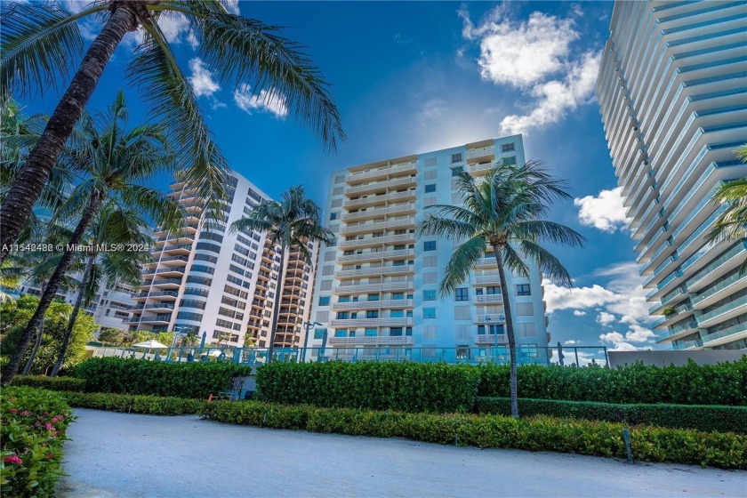 BEST LINE IN BUILDING!! ! HIGH FLOOR! LOCATION!!, ALL NEW - Beach Condo for sale in Bal Harbour, Florida on Beachhouse.com