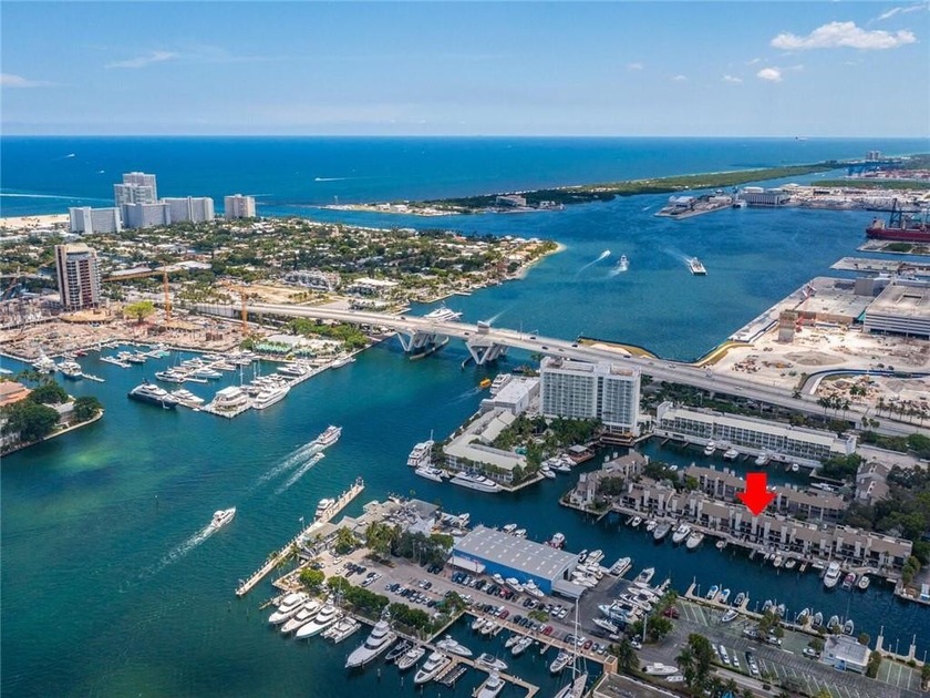 NAUTICALLY RENOVATED, OPEN SPACIOUS TOWNHOME W/DRAMATIC SOARING - Beach Condo for sale in Fort Lauderdale, Florida on Beachhouse.com