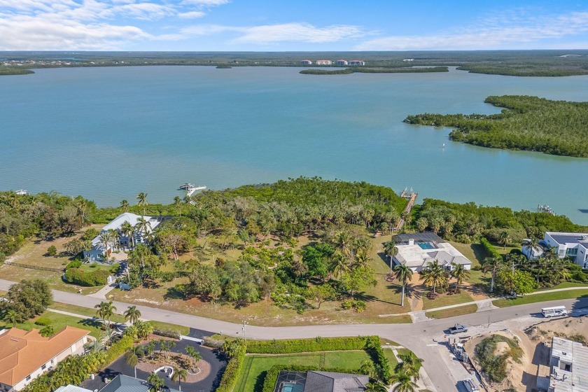 Opportunities like this are incredibly rare. This prestigious - Beach Lot for sale in Marco Island, Florida on Beachhouse.com