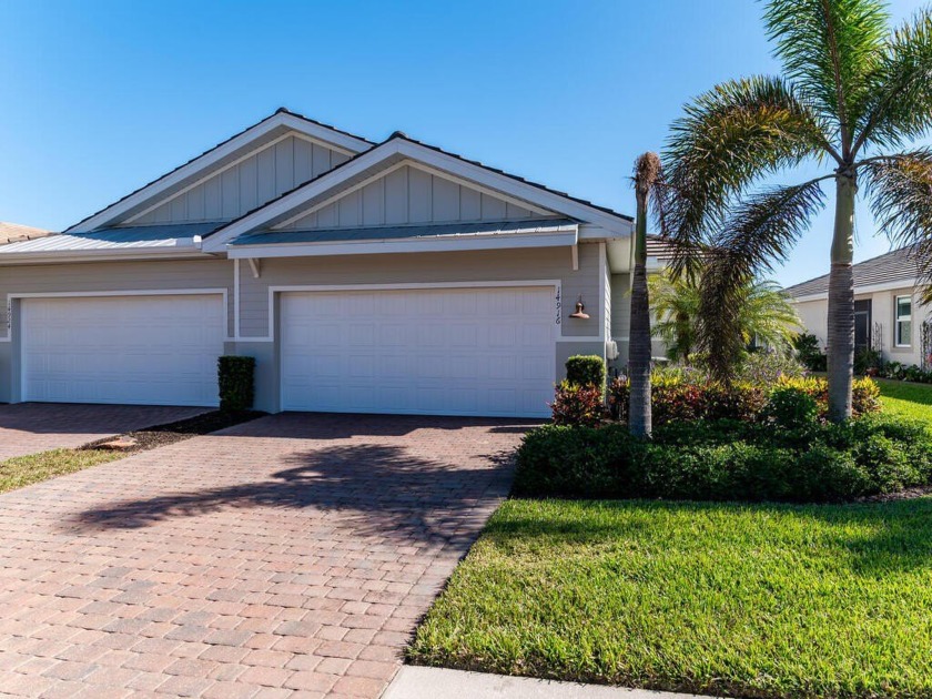 Beautifully maintained villa w/OPEN FLOOR PLAN could be an - Beach Home for sale in Naples, Florida on Beachhouse.com