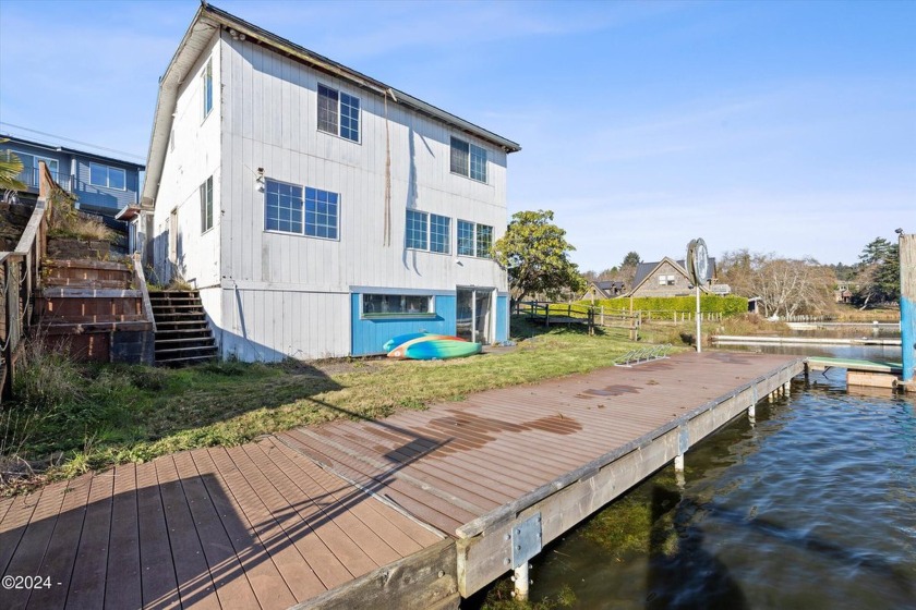 Located on the North end of Devils Lake in Lincoln City, this - Beach Commercial for sale in Lincoln City, Oregon on Beachhouse.com