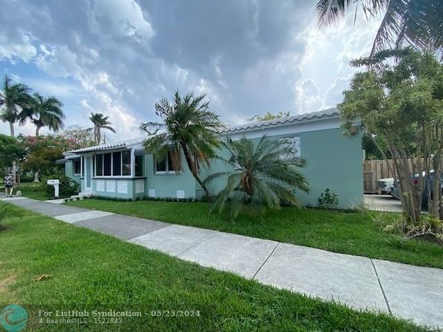 BEAUTIFUL ORIGINAL ART DECO HOME LOCATED IN CLASSIC HOLLYWOOD - Beach Home for sale in Hollywood, Florida on Beachhouse.com