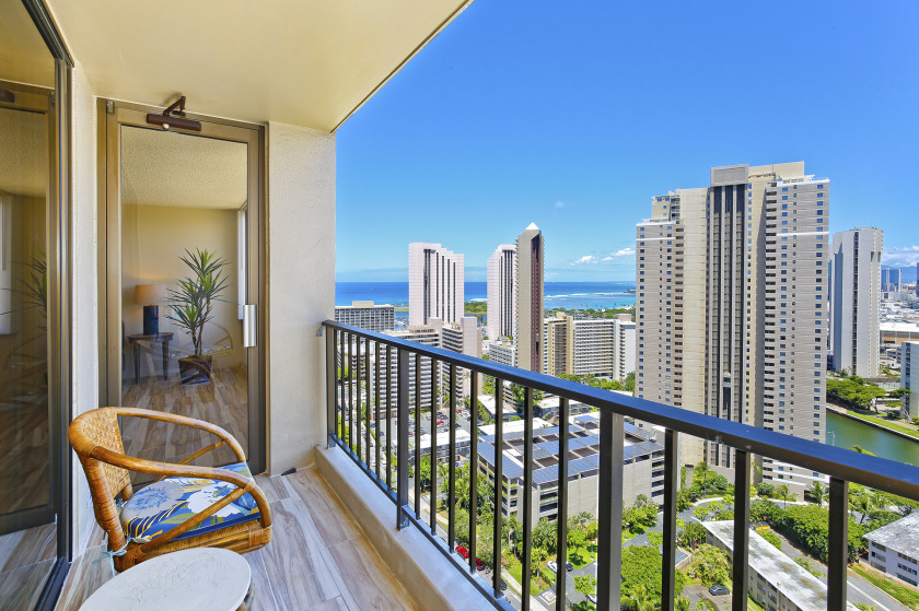Partial Ocean View, Washlet, AC, WD, Free Wi-Fi and - Beach Vacation Rentals in Honolulu, Hawaii on Beachhouse.com