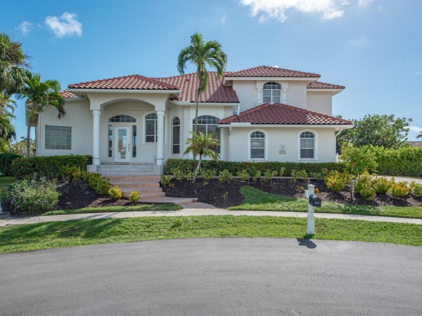 Welcome to your dream home or investment opportunity in tropical - Beach Home for sale in Marco Island, Florida on Beachhouse.com