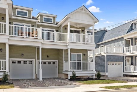 Looking for a Beautiful Townhome one block to the Beach? This - Beach Townhome/Townhouse for sale in Wildwood Crest, New Jersey on Beachhouse.com