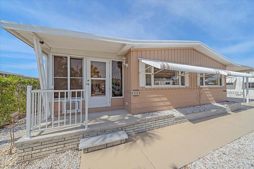 Under contract-accepting backup offers. Welcome home to easy - Beach Home for sale in Venice, Florida on Beachhouse.com