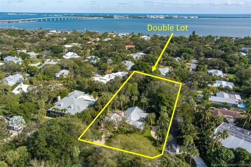 DOUBLE LOT in South Sewall's Point!  Imagine your dream home on - Beach Home for sale in Sewalls Point, Florida on Beachhouse.com