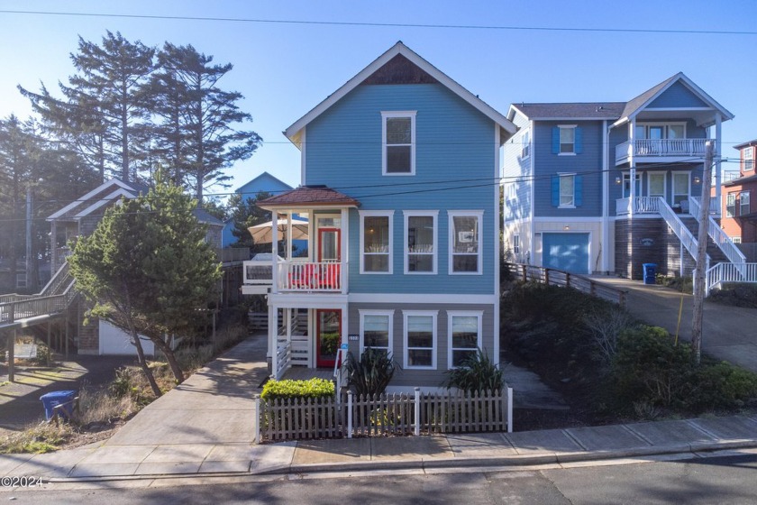 Charming ''Gingerbread'' Beach Cottage - Your Perfect Vacation - Beach Home for sale in Lincoln City, Oregon on Beachhouse.com