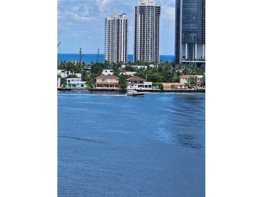 * * * * * WHEN ONLY THE *BEST* WILL DO! ~ THIS IS TRULY *LIVIN - Beach Condo for sale in Aventura, Florida on Beachhouse.com