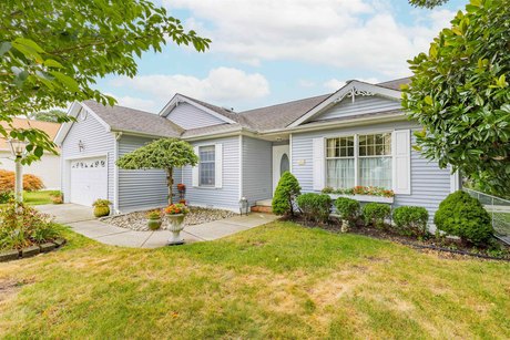 Charming ranch-style home in Victorian Village featuring 3 - Beach Home for sale in North Cape May, New Jersey on Beachhouse.com