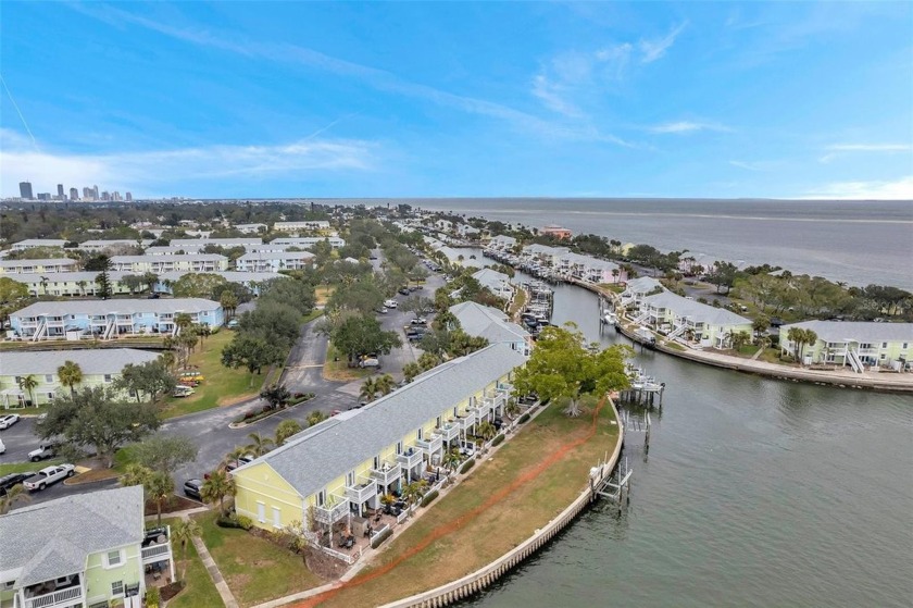 Turn Key-Desirable corner unit in the exclusive, resort-style - Beach Townhome/Townhouse for sale in St. Petersburg, Florida on Beachhouse.com