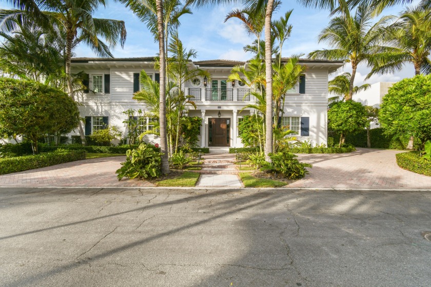 This custom built 2017 home was designed by Caroline Forrest and - Beach Home for sale in West Palm Beach, Florida on Beachhouse.com
