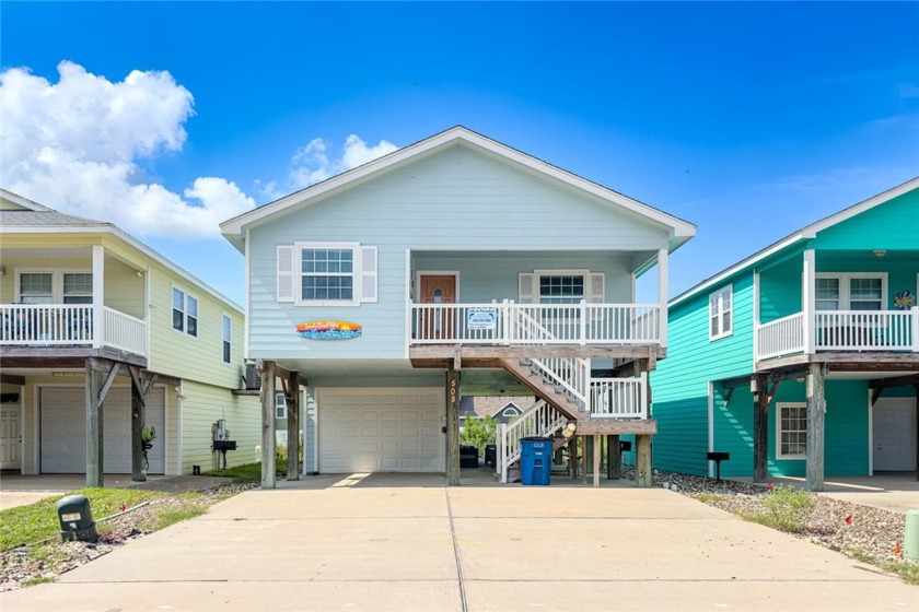 Nestled in the heart of town off 11th Street, this beach house - Beach Home for sale in Port Aransas, Texas on Beachhouse.com