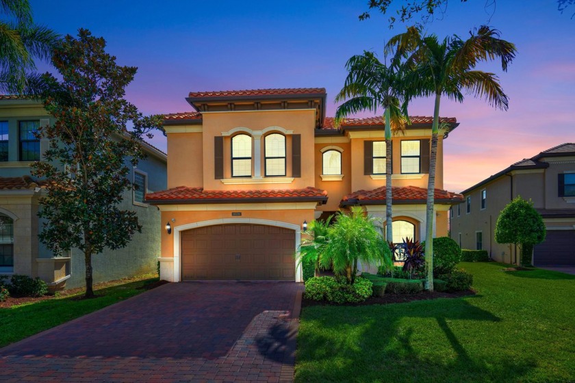 Welcome to this stunning Somerset model, a 4-bedroom, 4-bathroom - Beach Home for sale in Delray Beach, Florida on Beachhouse.com