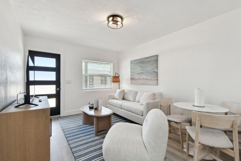 117 127th Ave E Unit 7 - Beach Vacation Rentals in Treasure Island, FL on Beachhouse.com