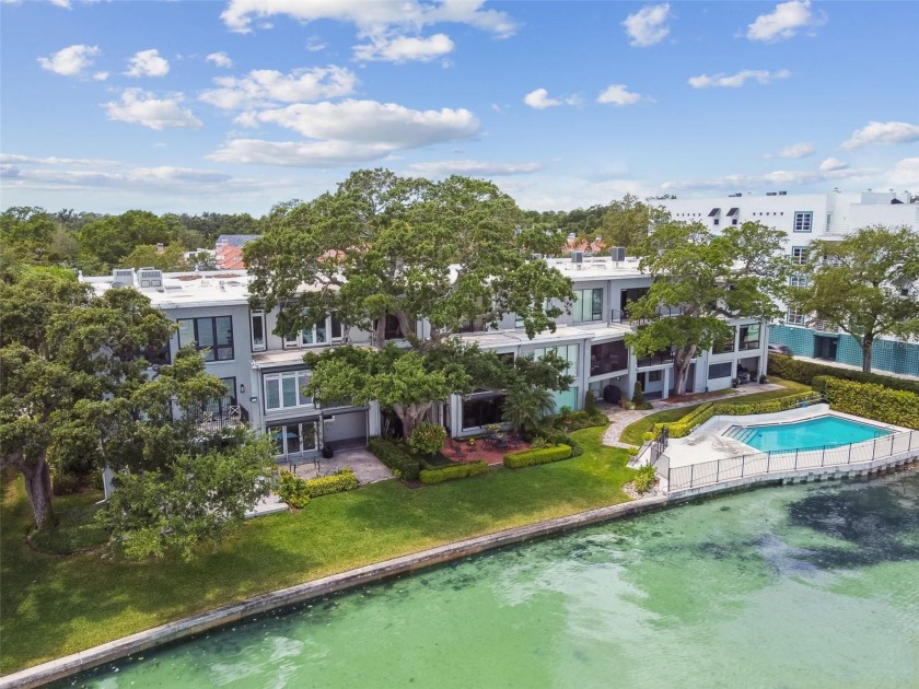 Welcome to your stunning waterfront townhouse on Bayshore Blvd! - Beach Townhome/Townhouse for sale in Tampa, Florida on Beachhouse.com
