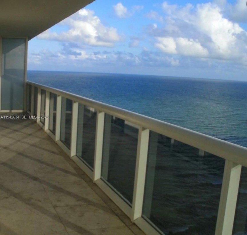 BEAUTIFUL OCEAN VIEW STUNNING CONDO! 2 BEDROOM PLUS DEN - Beach Condo for sale in Hallandale Beach, Florida on Beachhouse.com
