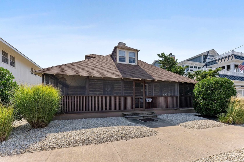 A charming Avalon cottage just one block to the beach with three - Beach Home for sale in Avalon, New Jersey on Beachhouse.com