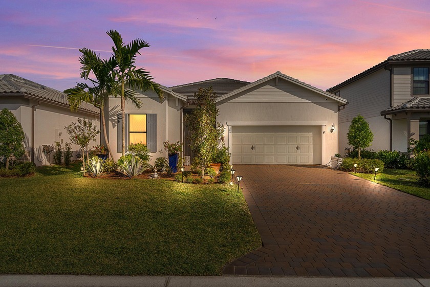 Unique and upgraded, beautifully appointed 3BR, 2.5BA, 2-car - Beach Home for sale in Port Saint Lucie, Florida on Beachhouse.com