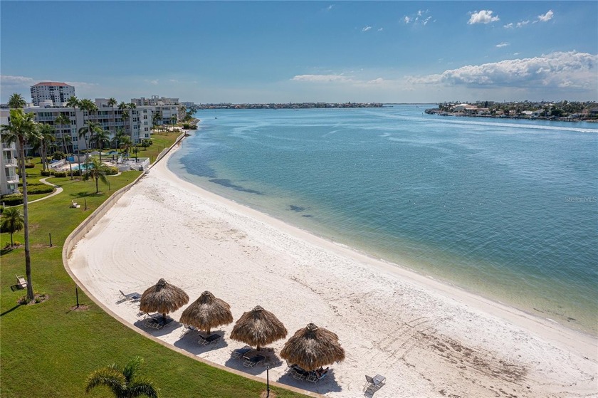 Beautiful, sun-filled, and spacious 2-bedroom, 2-bath condo with - Beach Condo for sale in St. Petersburg, Florida on Beachhouse.com