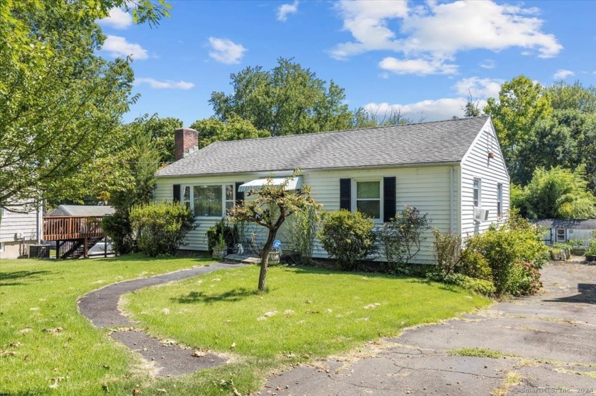 Welcome to this delightful move-in-ready ranch, perfectly - Beach Home for sale in Stamford, Connecticut on Beachhouse.com