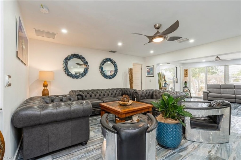Welcome to your slice of paradise located in the heart of - Beach Home for sale in Marco Island, Florida on Beachhouse.com