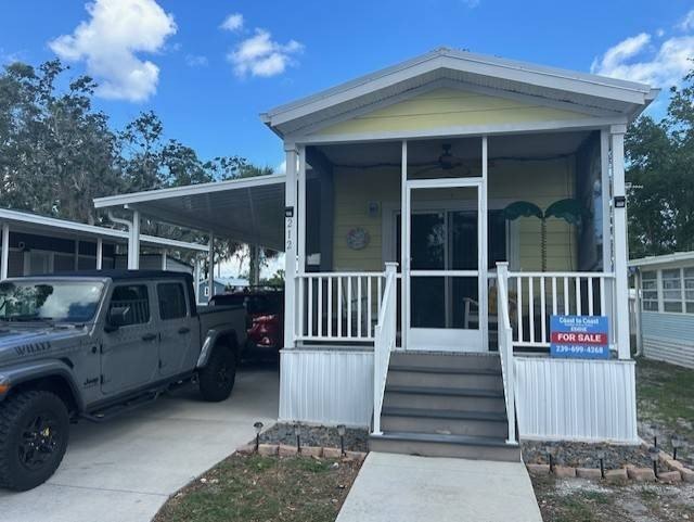 55 + Upscale River Front Community. Like New 2019 One bedroom - Beach Home for sale in Ruskin, Florida on Beachhouse.com