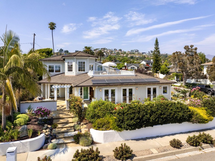 Welcome to your coastal dream home! This 4bed/3.5bath 2,600+ sq - Beach Home for sale in Santa Barbara, California on Beachhouse.com