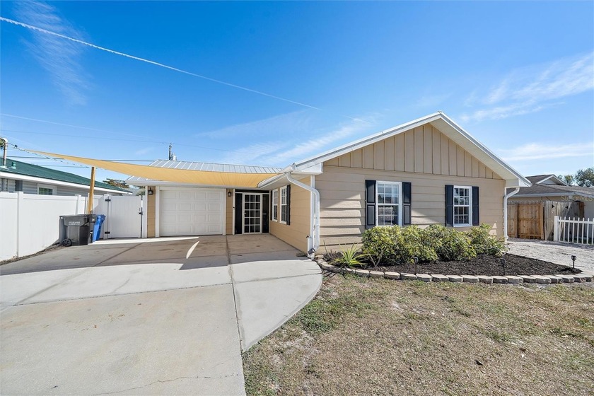 Under contract-accepting backup offers. Just 2 miles from the - Beach Home for sale in Venice, Florida on Beachhouse.com