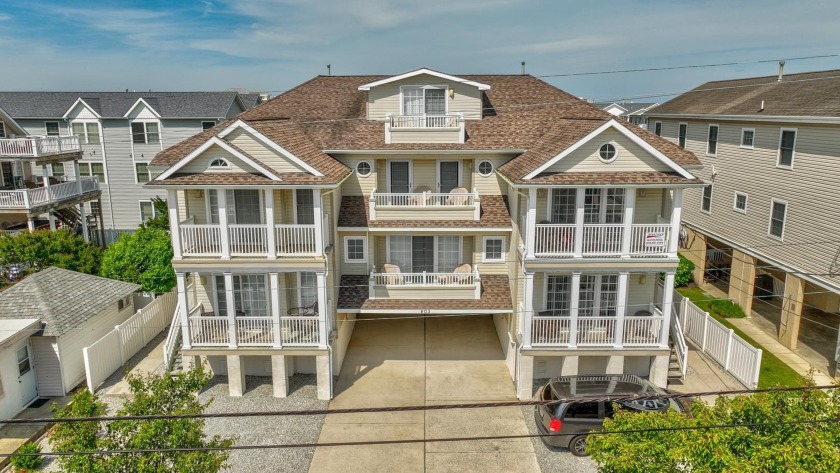 One block from the beach, this beautifully updated top-floor - Beach Townhome/Townhouse for sale in North Wildwood, New Jersey on Beachhouse.com