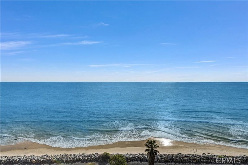 Front row blufftop living with unobstructed Pier and Catalina - Beach Condo for sale in San Clemente, California on Beachhouse.com