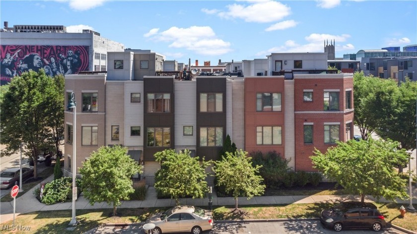 Enjoy sweeping skyline views and unmatched access to everything - Beach Townhome/Townhouse for sale in Cleveland, Ohio on Beachhouse.com