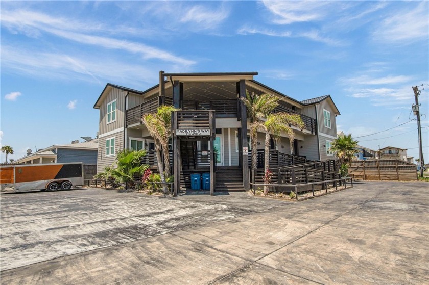 Beautiful prime commercial real estate in the heart of Port - Beach Commercial for sale in Port Aransas, Texas on Beachhouse.com