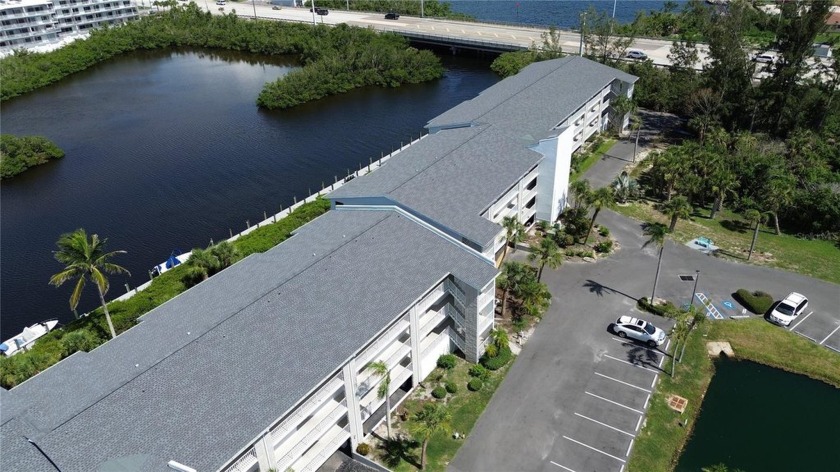 Waterfront END UNIT | Updated | Minutes to Englewood Beach
 - Beach Condo for sale in Englewood, Florida on Beachhouse.com