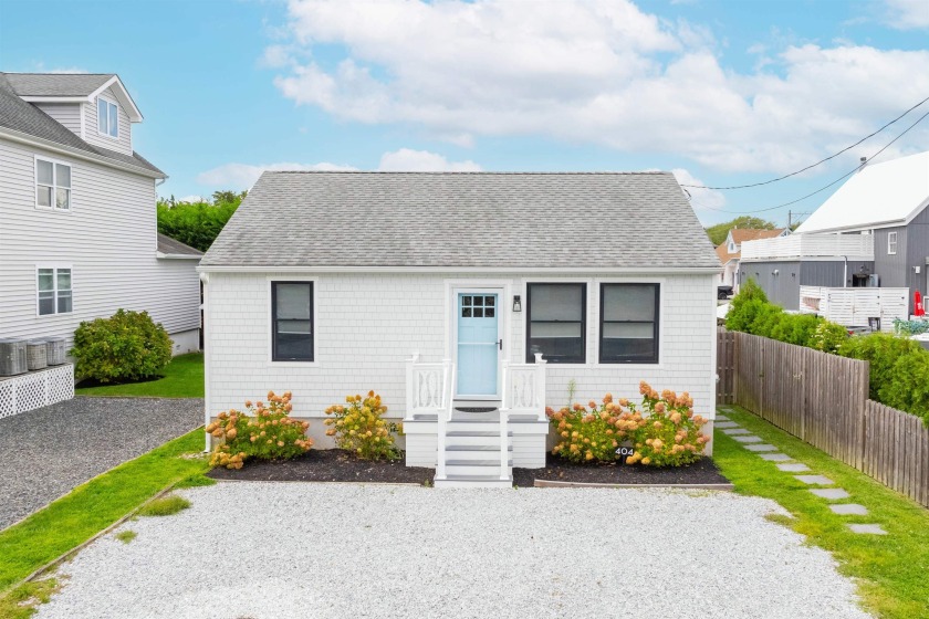 Welcome to the West Cape Cottage, a turnkey property offering a - Beach Home for sale in West Cape May, New Jersey on Beachhouse.com