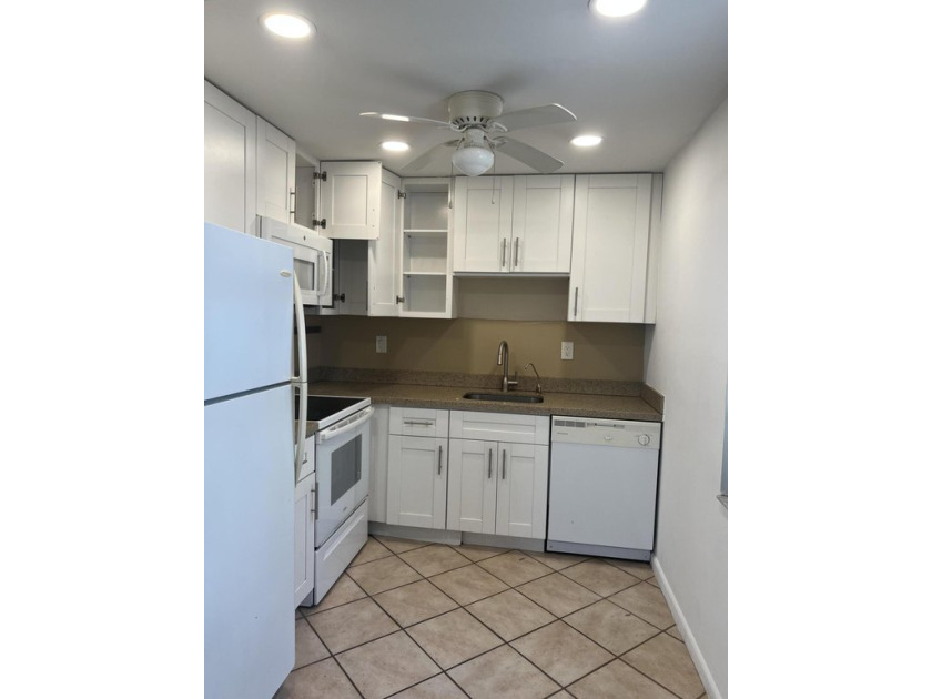 Newer kitchen and appliances, under sink water filter and - Beach Condo for sale in Delray Beach, Florida on Beachhouse.com