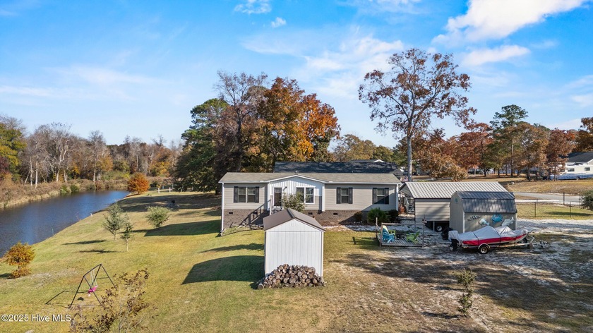 Welcome to this inviting and well-kept 3-bedroom, 2-bathroom - Beach Home for sale in Supply, North Carolina on Beachhouse.com