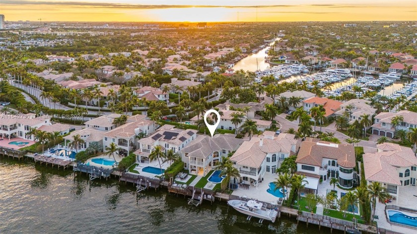 Experience waterfront luxury living in this stunning totally - Beach Home for sale in Hollywood, Florida on Beachhouse.com