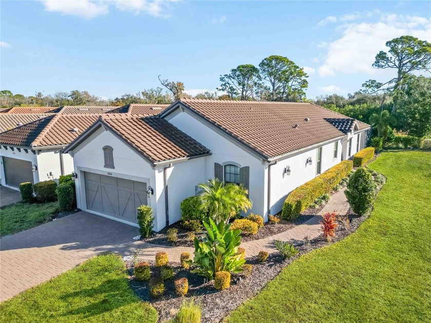 Live the Florida lifestyle to the fullest on the extra-large - Beach Home for sale in Nokomis, Florida on Beachhouse.com