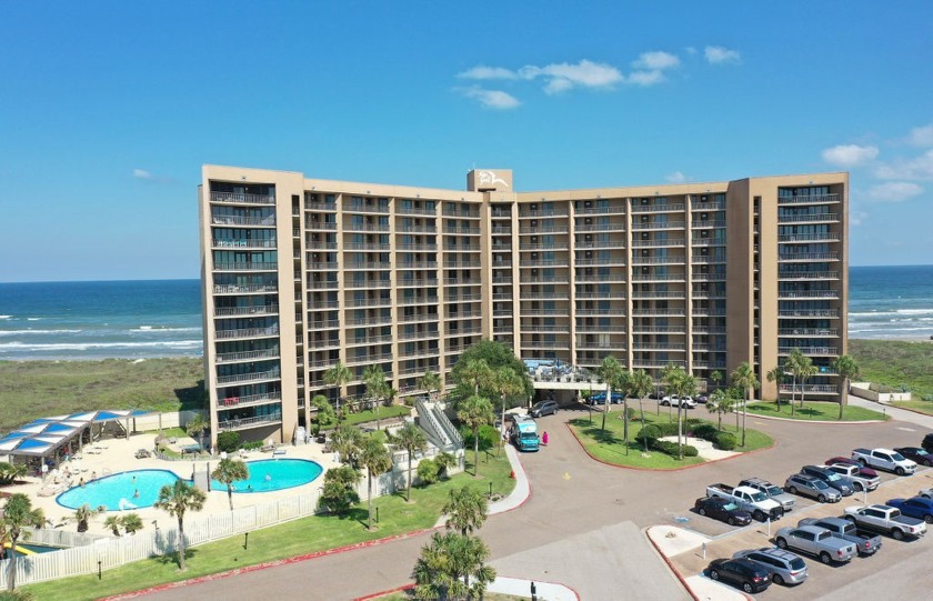 BEACHFRONT BEAUTY!! 3 bedroom end unit at the Sea Gull. Gorgeous - Beach Condo for sale in Port Aransas, Texas on Beachhouse.com