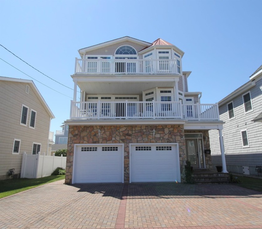 Welcome to beach resort style living in this impressive 4247 - Beach Home for sale in North Wildwood, New Jersey on Beachhouse.com