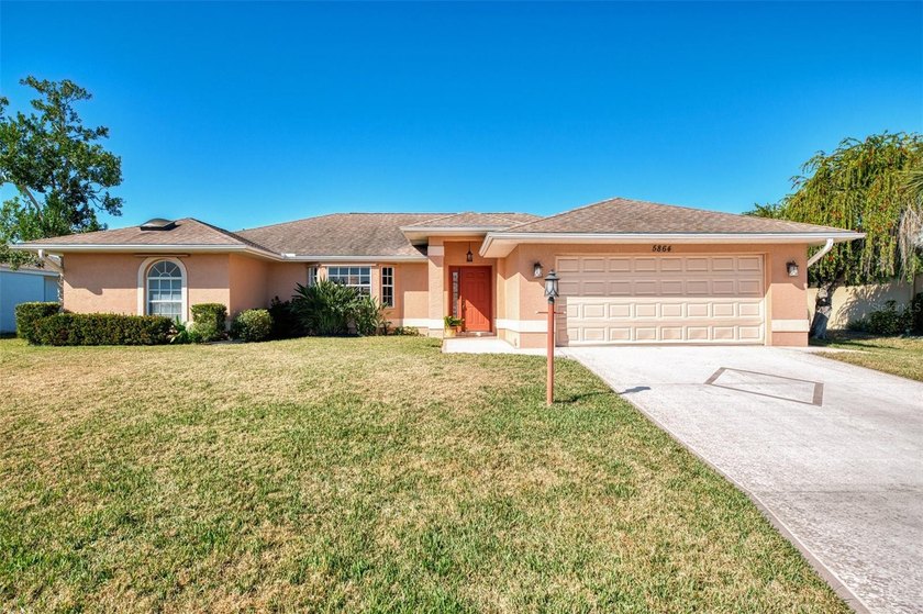 Under contract-accepting backup offers. This exclusive home - Beach Home for sale in Venice, Florida on Beachhouse.com