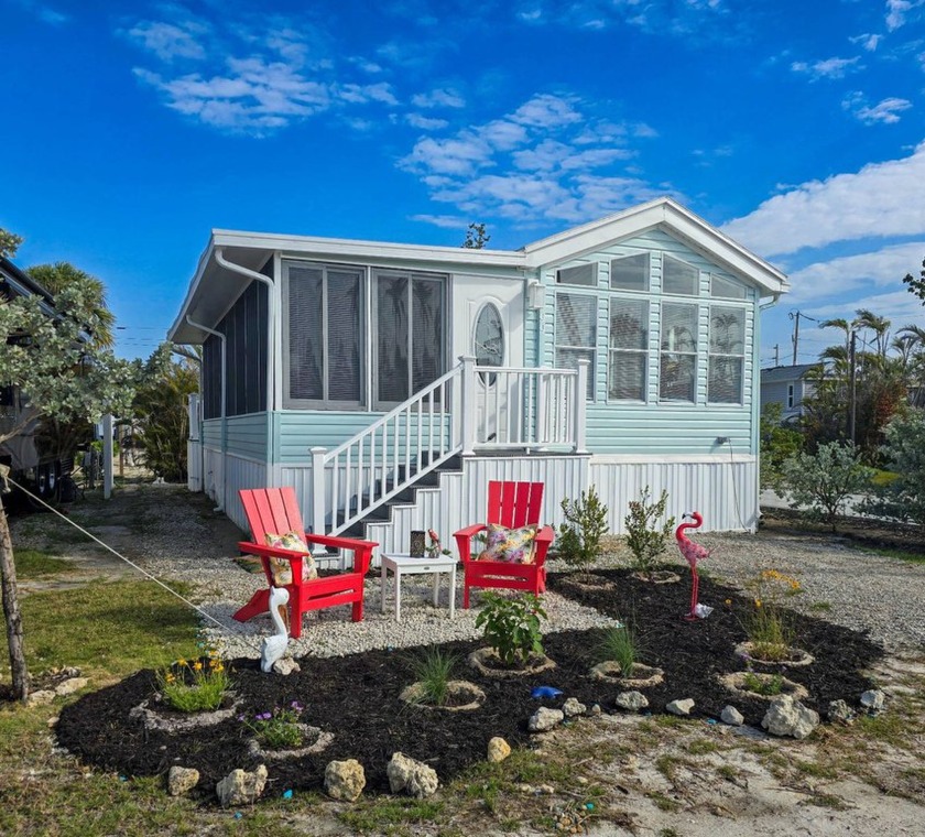 Welcome to your tropical oasis on beautiful Sanibel Island! This - Beach Home for sale in Sanibel, Florida on Beachhouse.com