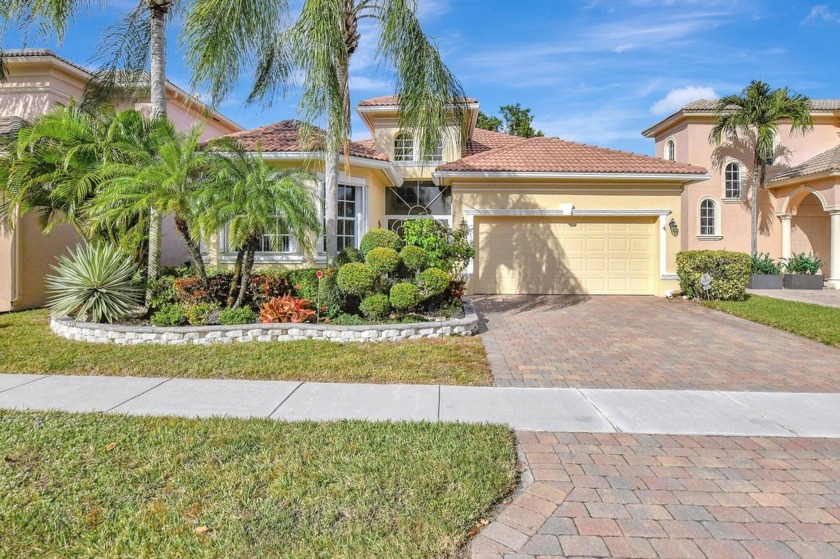 Beautiful Lake front Favorite Milano Model boasts highly desired - Beach Home for sale in Boynton Beach, Florida on Beachhouse.com